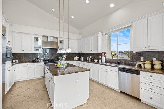 13031 Villosa Place 437, Los Angeles, CA 90094
