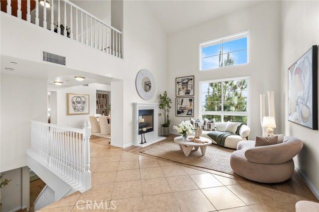 13031 Villosa Place 437, Los Angeles, CA 90094