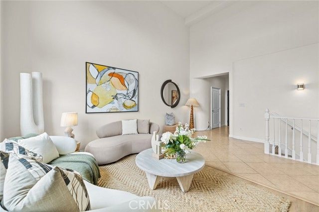 13031 Villosa Place 437, Los Angeles, CA 90094