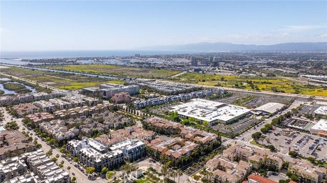 13031 Villosa Place 437, Los Angeles, CA 90094