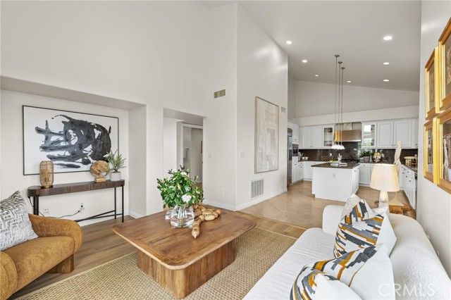 13031 Villosa Place 437, Los Angeles, CA 90094