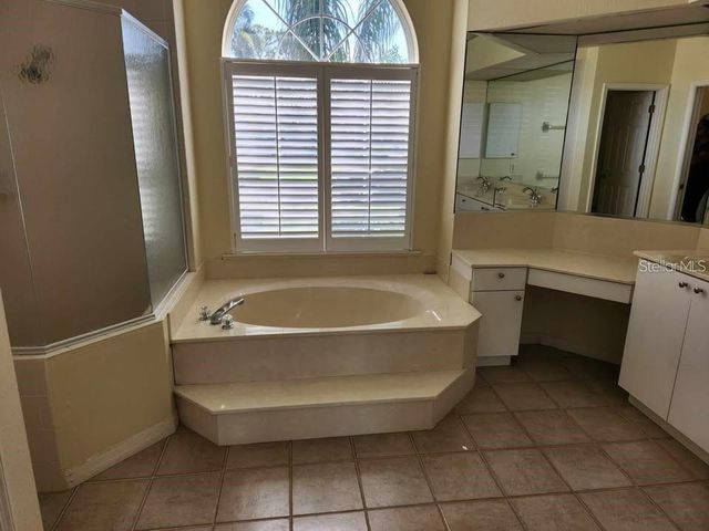 5282 FAR OAK, Sarasota, FL 34238