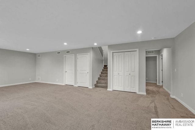 9801 S 184th Avenue, Omaha, NE 68136