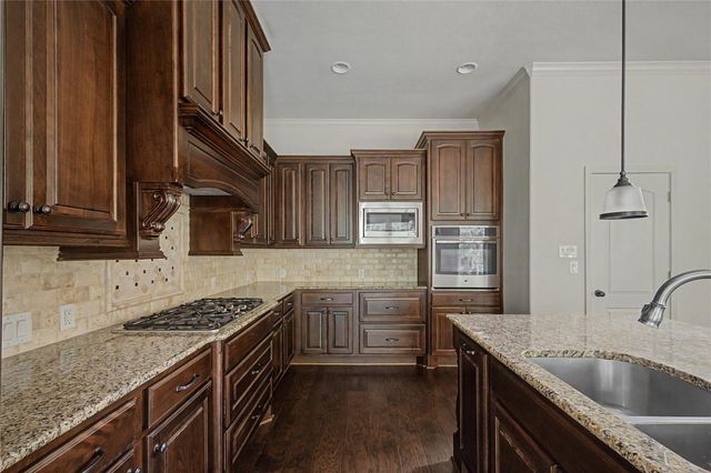 38 Jonquil Place, Tomball, TX 77375
