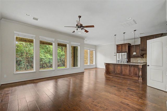 38 Jonquil Place, Tomball, TX 77375