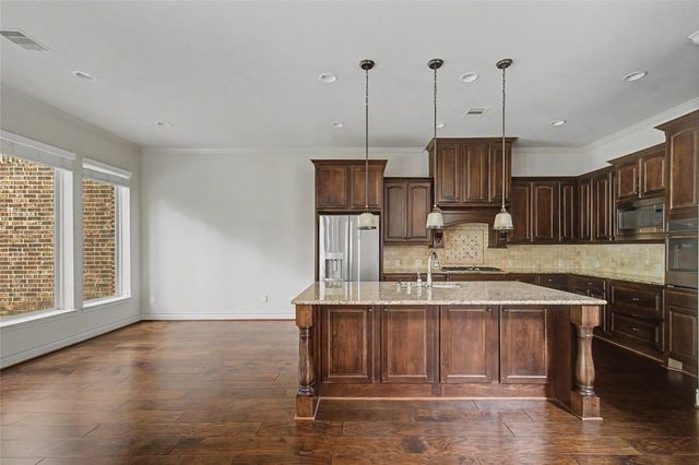 38 Jonquil Place, Tomball, TX 77375