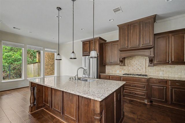 38 Jonquil Place, Tomball, TX 77375