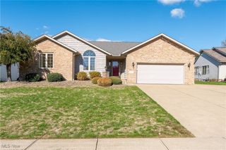 1415 Red Coach Street SE, North Canton, OH 44720