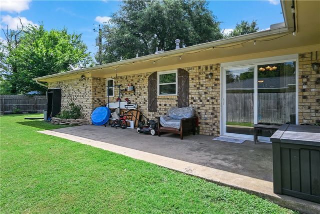 3101 Bluestem Drive, College Station, TX 77845
