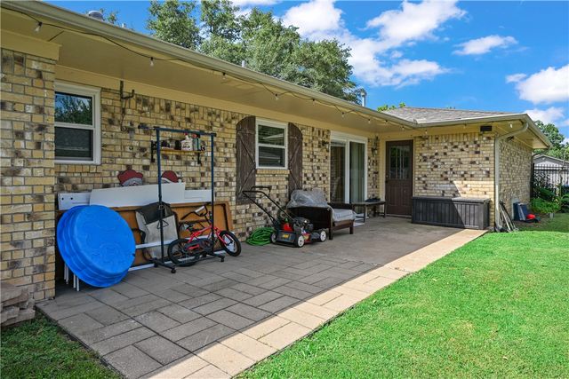 3101 Bluestem Drive, College Station, TX 77845