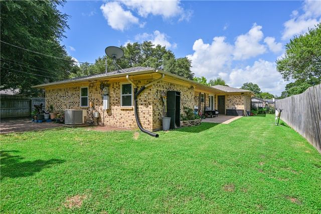 3101 Bluestem Drive, College Station, TX 77845