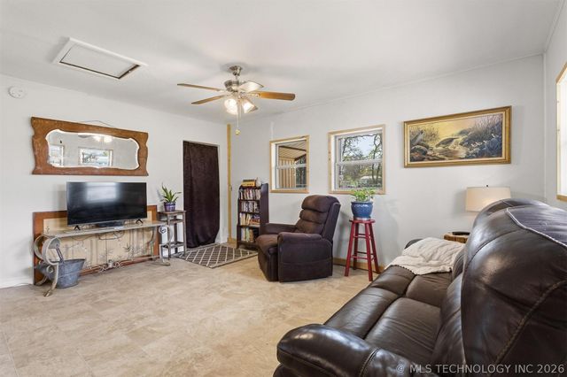 2628 E 2064 Road, Hugo, OK 74743