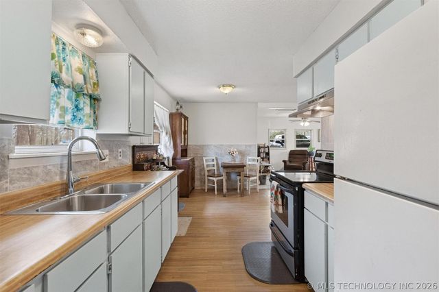 2628 E 2064 Road, Hugo, OK 74743