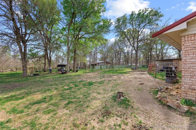 2628 E 2064 Road, Hugo, OK 74743