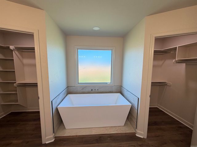 1088 Duke Drive, Bauxite, AR 72011