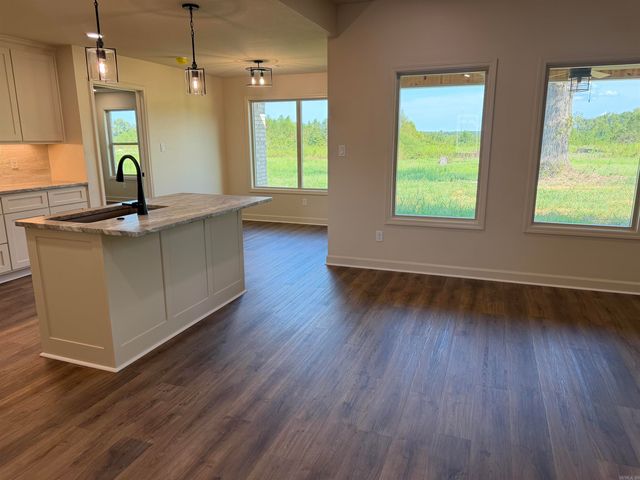 1088 Duke Drive, Bauxite, AR 72011
