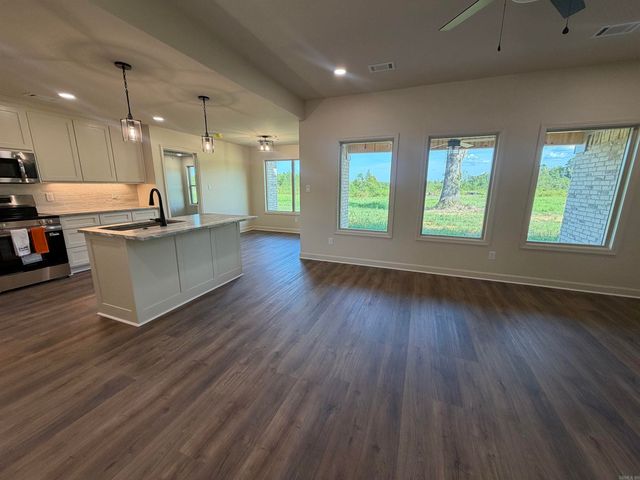 1088 Duke Drive, Bauxite, AR 72011