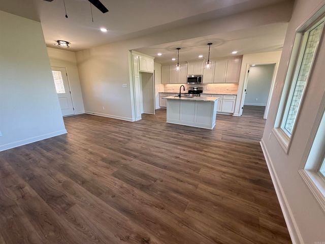 1088 Duke Drive, Bauxite, AR 72011
