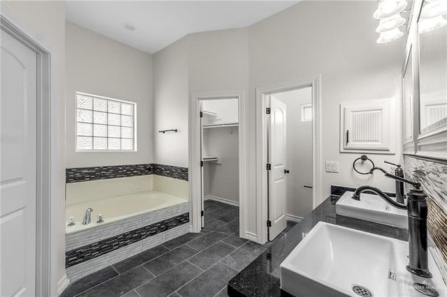 1104 N Boston College N Drive, Edinburg, TX 78541