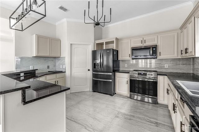 1104 N Boston College N Drive, Edinburg, TX 78541