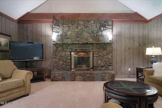 4210 Red Oaks Drive, Horn Lake, MS 38637