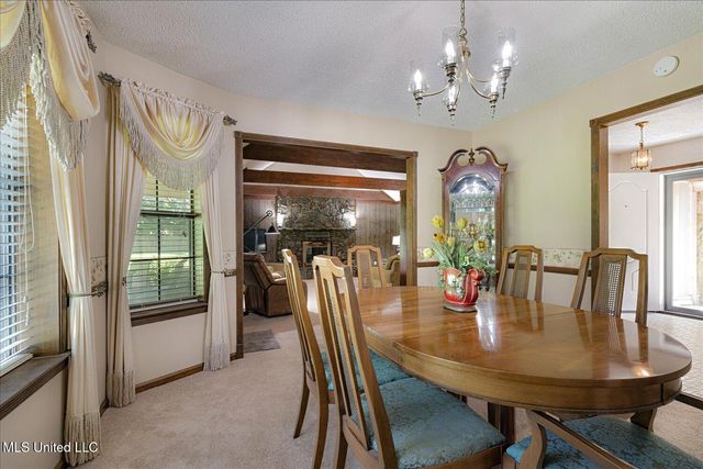 4210 Red Oaks Drive, Horn Lake, MS 38637