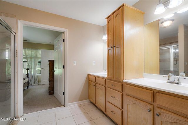 4210 Red Oaks Drive, Horn Lake, MS 38637
