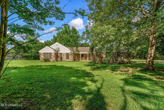 4210 Red Oaks Drive, Horn Lake, MS 38637