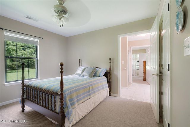 4210 Red Oaks Drive, Horn Lake, MS 38637