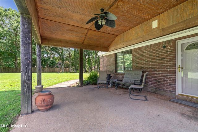 4210 Red Oaks Drive, Horn Lake, MS 38637