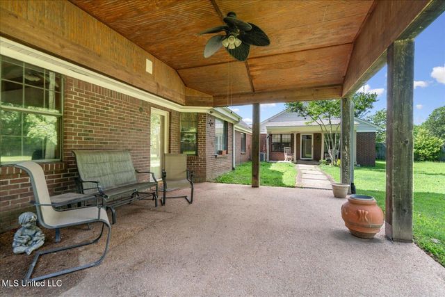 4210 Red Oaks Drive, Horn Lake, MS 38637