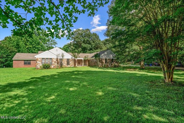 4210 Red Oaks Drive, Horn Lake, MS 38637