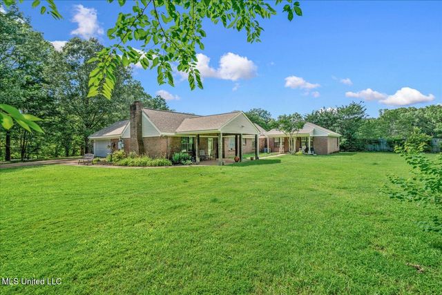 4210 Red Oaks Drive, Horn Lake, MS 38637