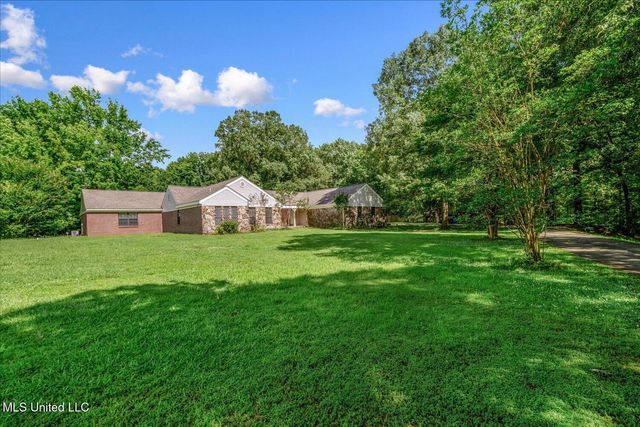 4210 Red Oaks Drive, Horn Lake, MS 38637