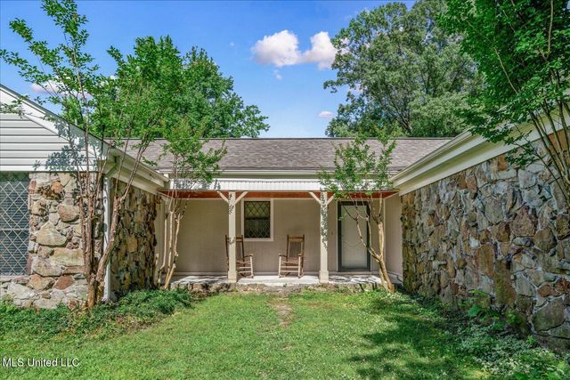 4210 Red Oaks Drive, Horn Lake, MS 38637