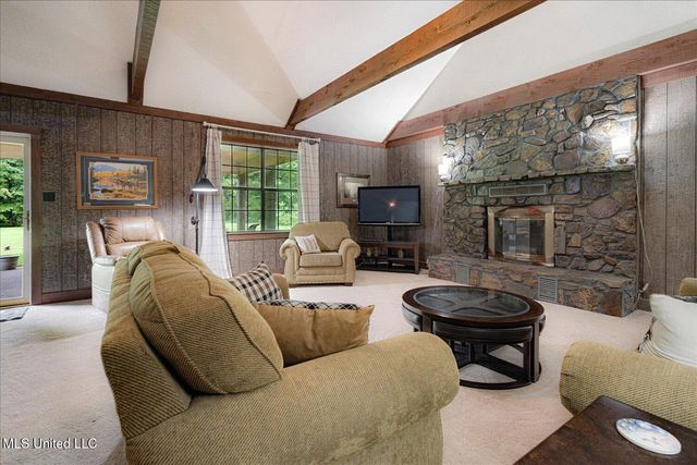 4210 Red Oaks Drive, Horn Lake, MS 38637