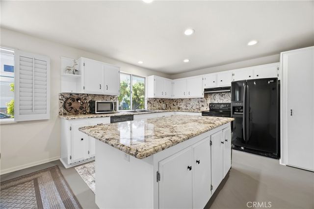 5477 Nestle Avenue 11, Tarzana, CA 91356