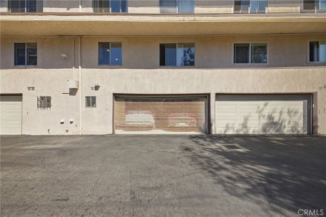5477 Nestle Avenue 11, Tarzana, CA 91356