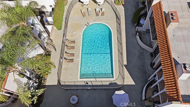 5477 Nestle Avenue 11, Tarzana, CA 91356