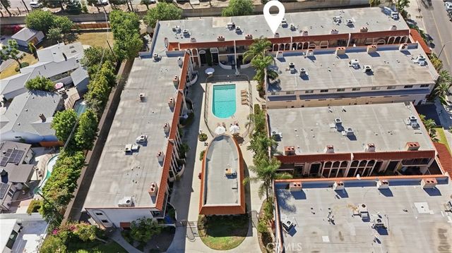 5477 Nestle Avenue 11, Tarzana, CA 91356
