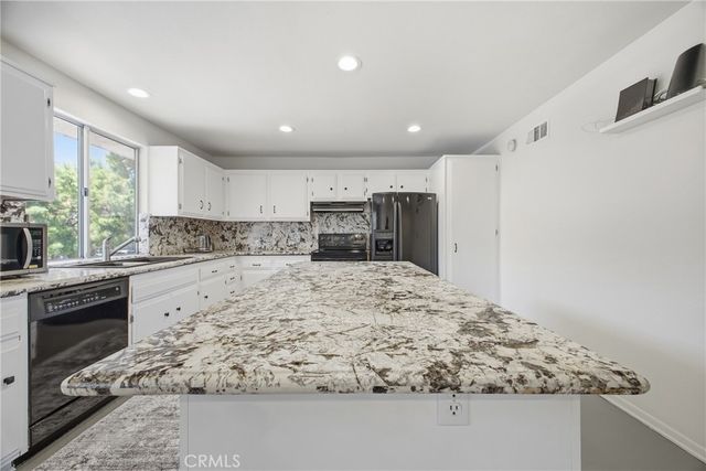 5477 Nestle Avenue 11, Tarzana, CA 91356