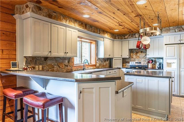 105 Lakewood Drive, Aberdeen, NC 28315