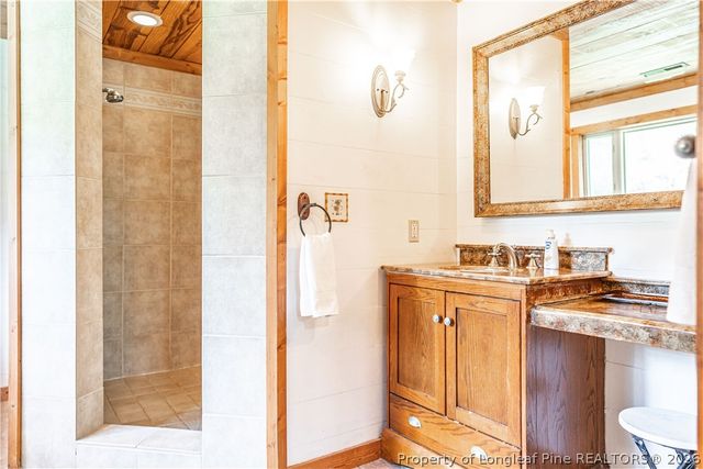 105 Lakewood Drive, Aberdeen, NC 28315