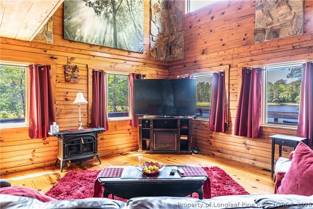105 Lakewood Drive, Aberdeen, NC 28315