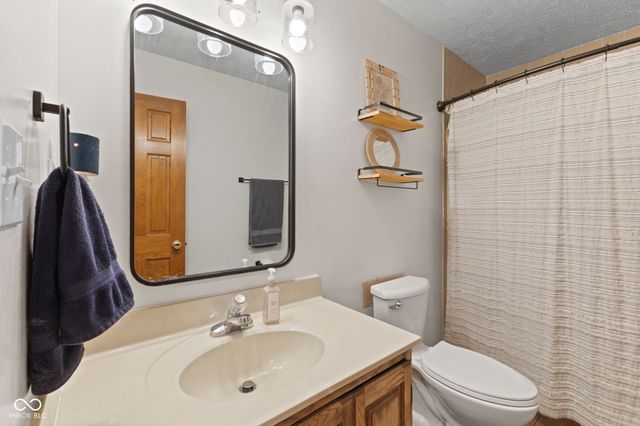 9912 N Cooney Road, Mooresville, IN 46158