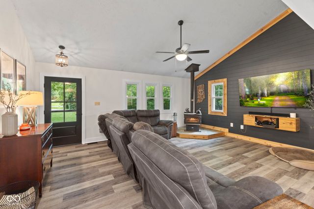 9912 N Cooney Road, Mooresville, IN 46158