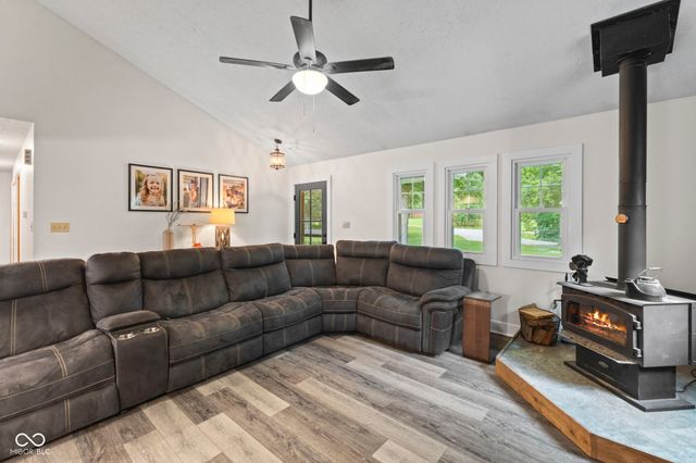 9912 N Cooney Road, Mooresville, IN 46158
