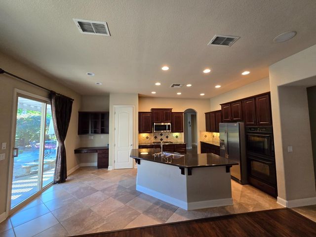 2204 Maloney Dr, Lincoln, CA 95648