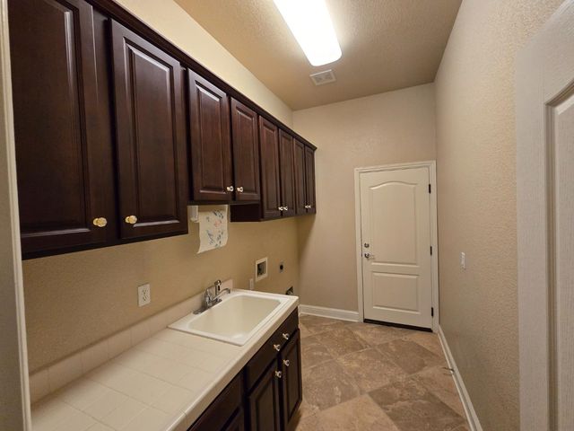 2204 Maloney Dr, Lincoln, CA 95648