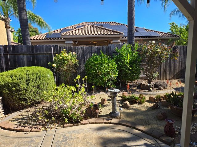 2204 Maloney Dr, Lincoln, CA 95648